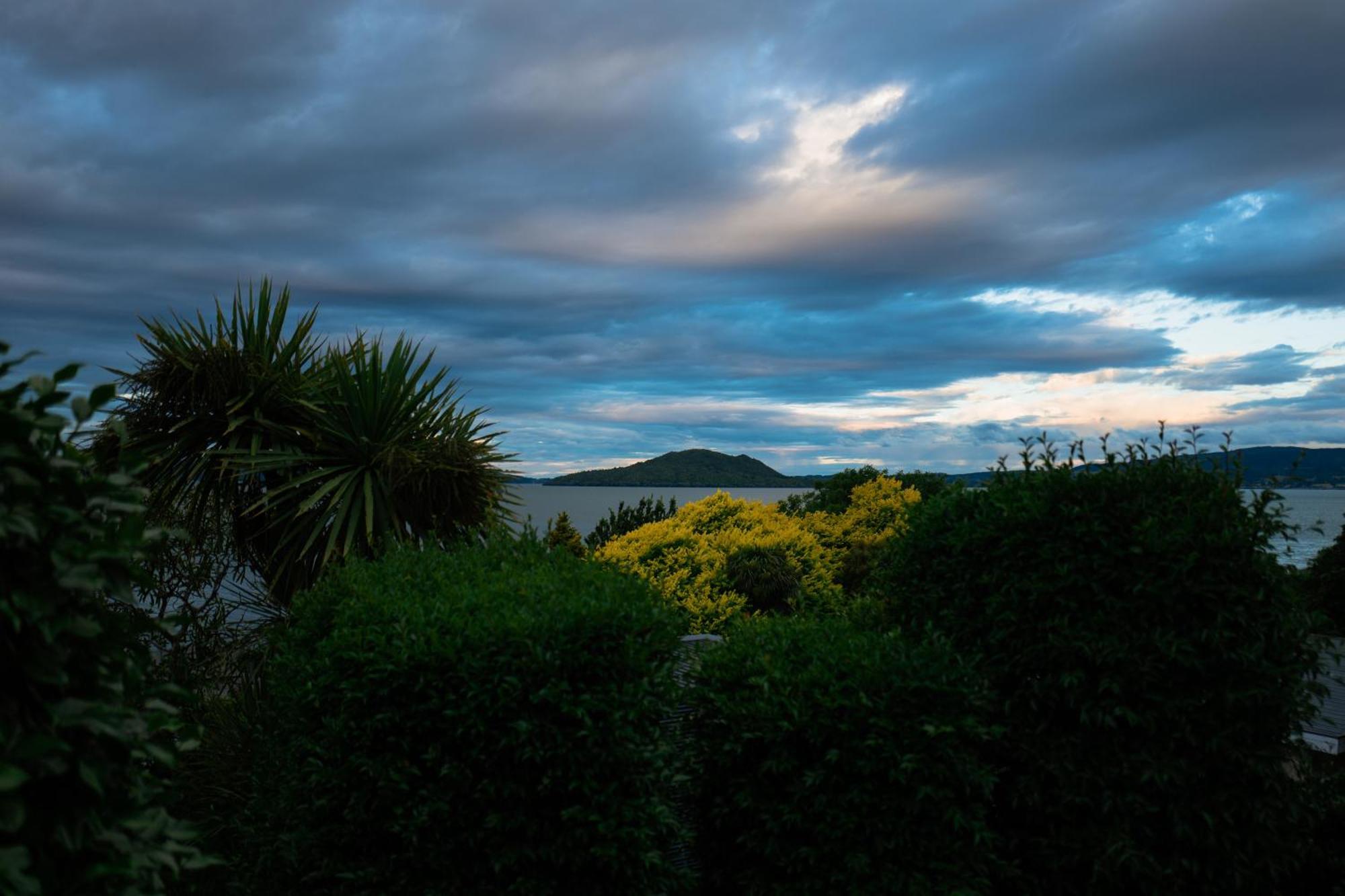 Rotorua Serenity Lakeview Retreat Exterior photo