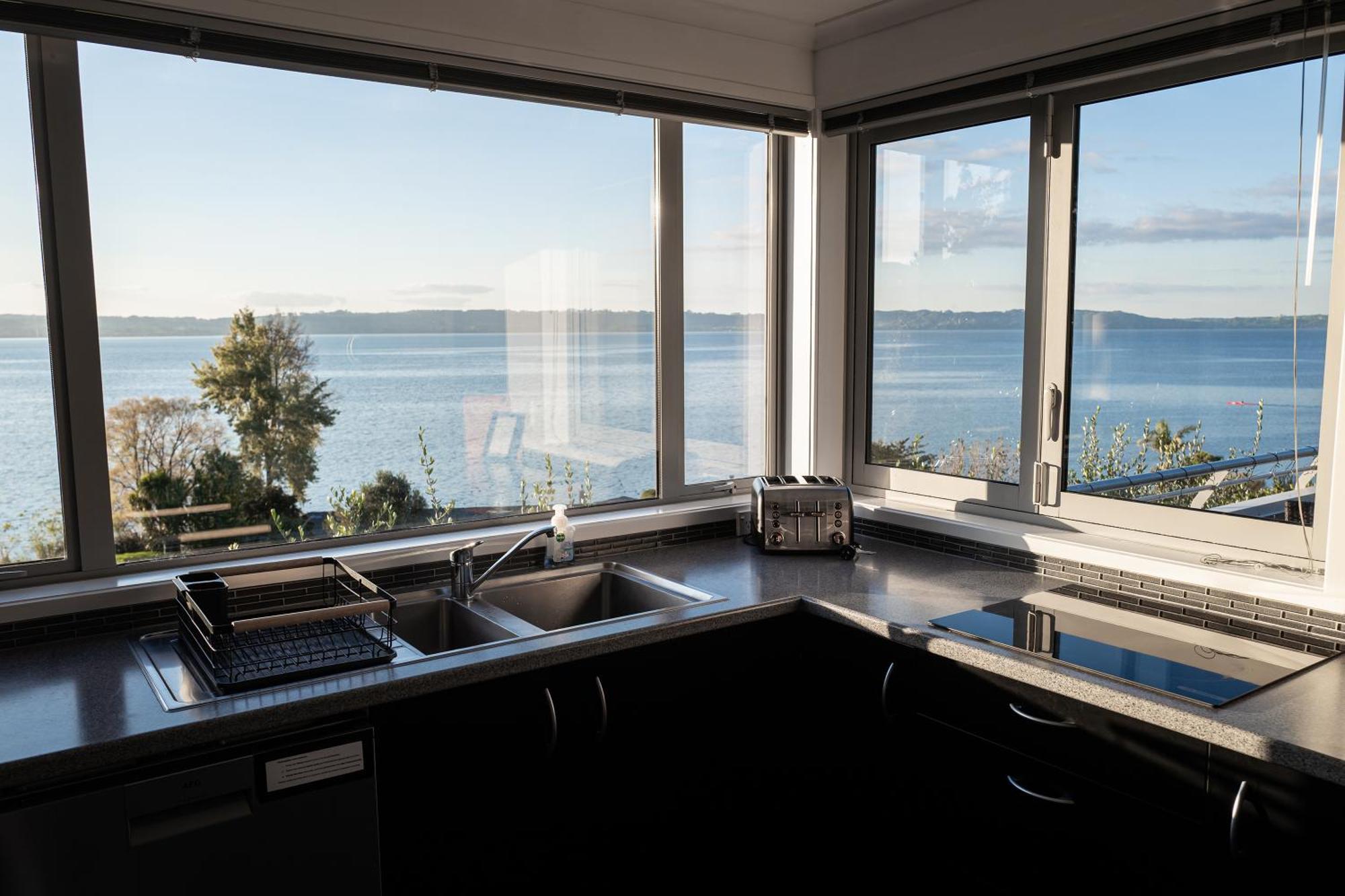 Rotorua Serenity Lakeview Retreat Exterior photo